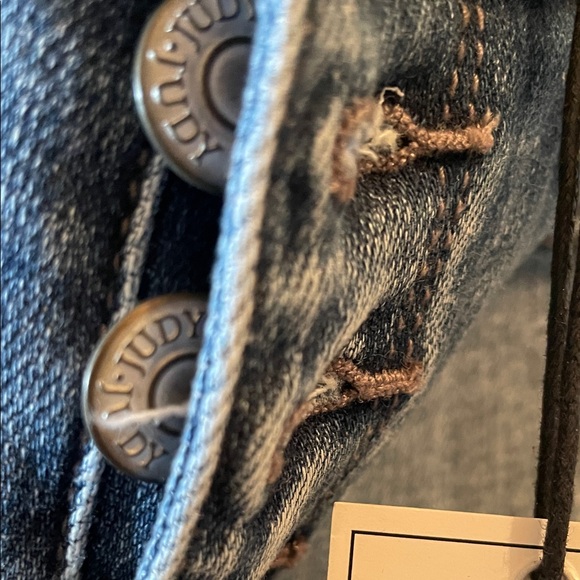 Judy Blue Women's Classic Denim Stretch Distressed Jeans size 9 - Picture 8 of 16